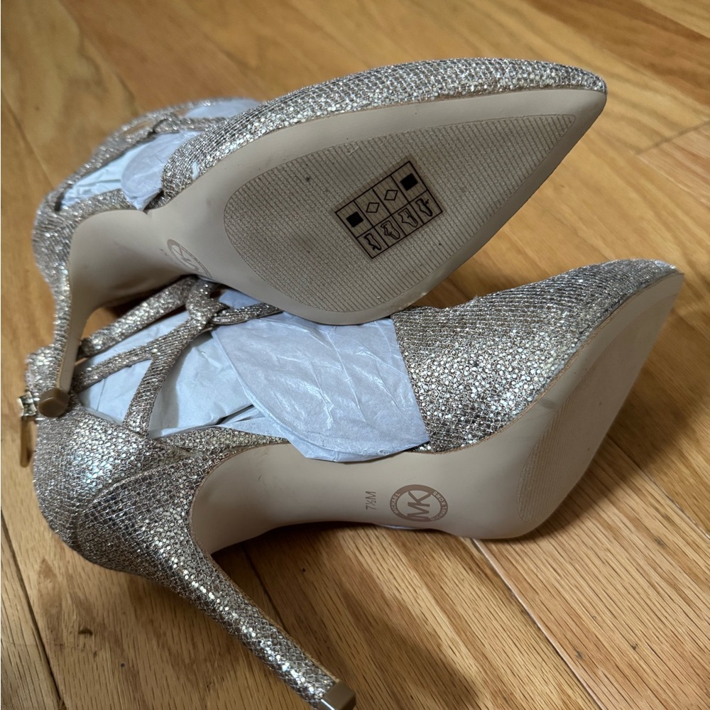 MICHAEL Michael Kors Dorothy Flex Glitter Chain-Mesh Pump. - Picture 4 of 6